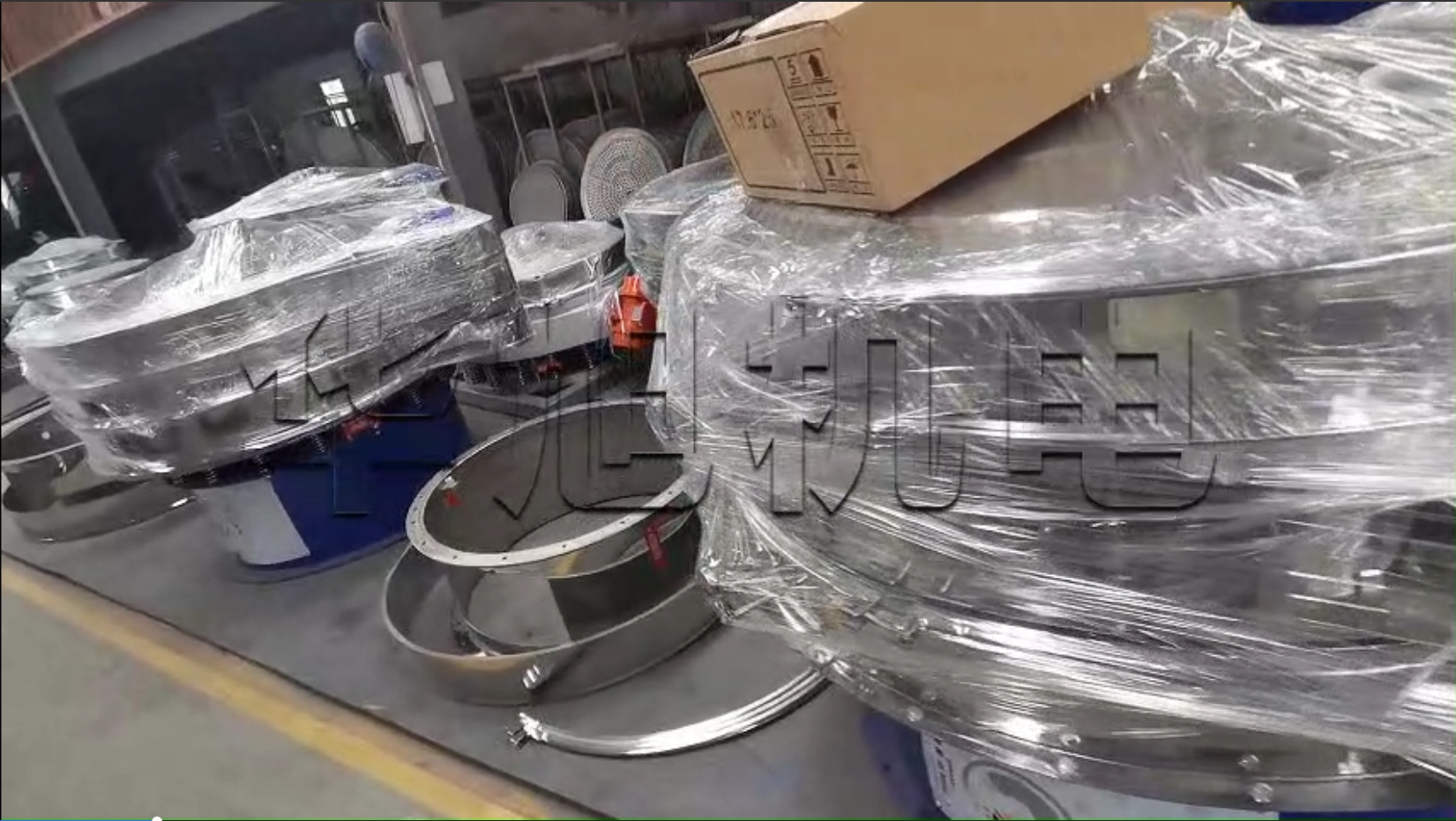 旋振筛车间发货前实拍